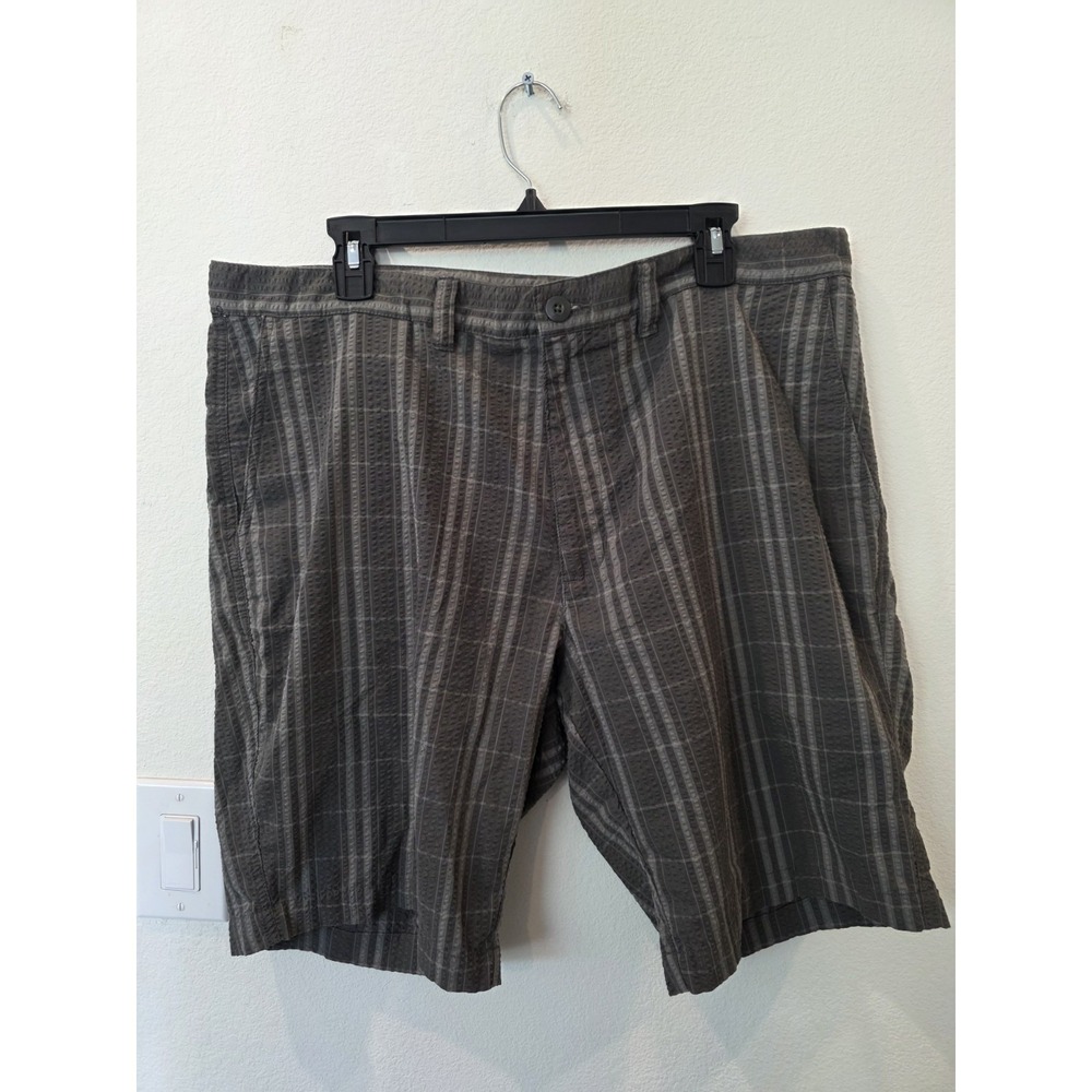 Patagonia Men's Size 38 Bermuda Walking Shorts Zip Fly Crinkle Striped Gray Gorp